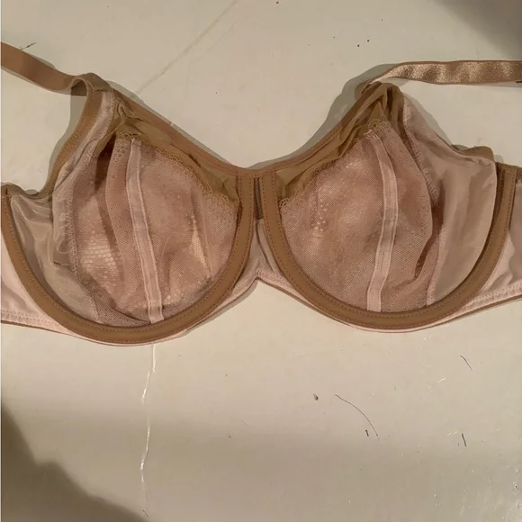 Chantelle Elegant Tan Lace 36DD Bra - Picture 6 of 9